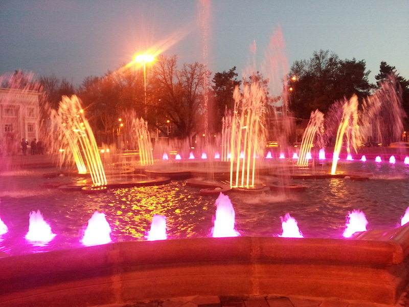 塔吉克斯坦總統府廣場音樂噴泉
